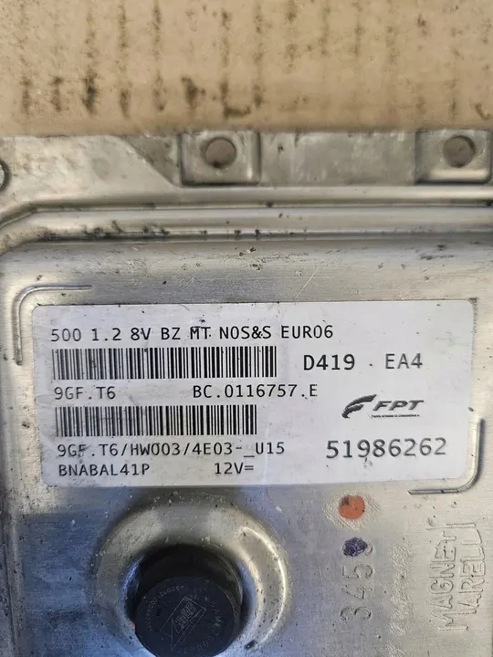 Fiat 500 Unité de contrôle moteur 2018 OEM 51986262 image 2