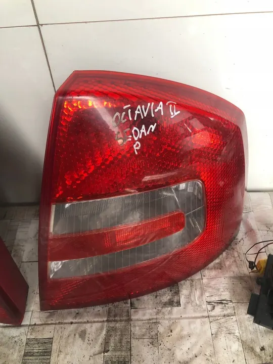 Luces Traseras I+D Skoda Octavia II Sedán DEPO image 3
