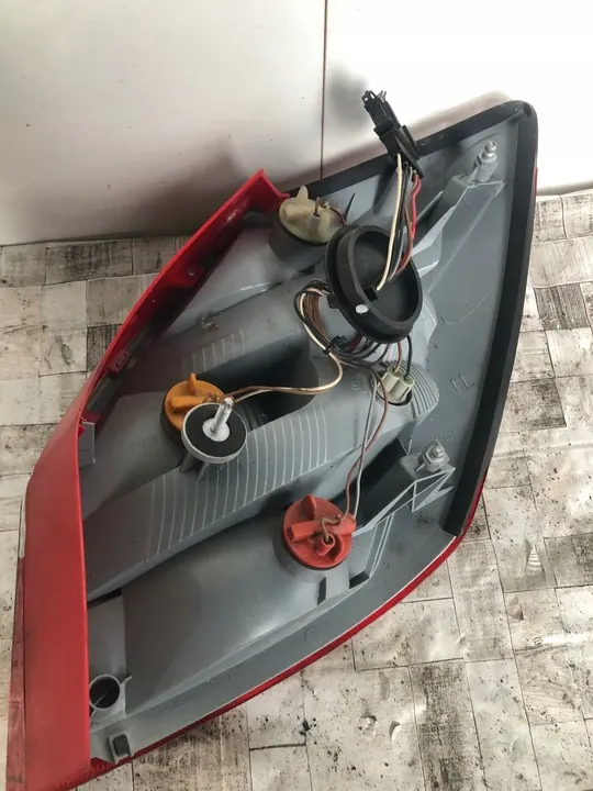 Luces Traseras I+D Skoda Octavia II Sedán DEPO image 9