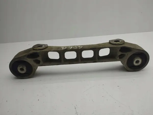 Mercedes-Benz Vito Viano W639 2005 Central Support Bracket image 5