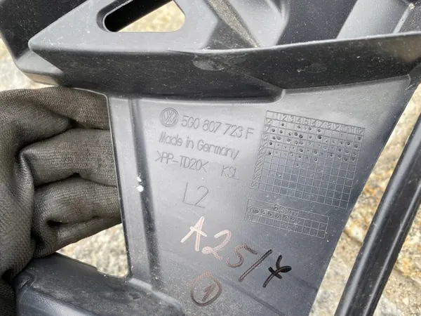 Scivolo paraurti anteriore sinistro VW Golf VII 5G0807723F image 8