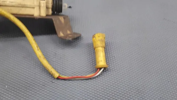 86ABA220K78BA Ford OE Sluitactuator voor Escort MK4 image 6