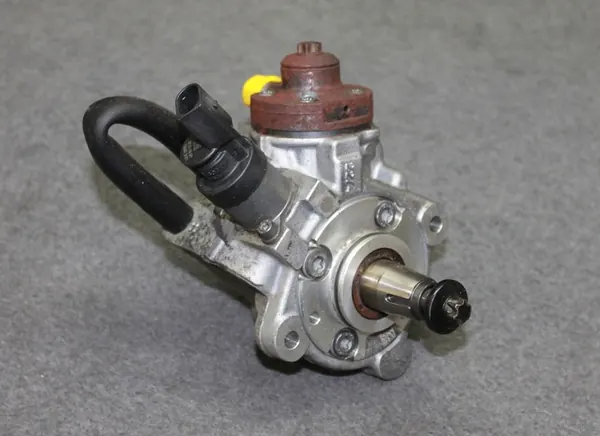 Sistema de combustible completo BMW E87 E88 E90 E91 118D 318D N47D20C image 6