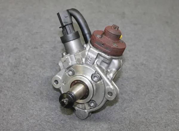 Sistema de combustible completo BMW E87 E88 E90 E91 118D 318D N47D20C image 7