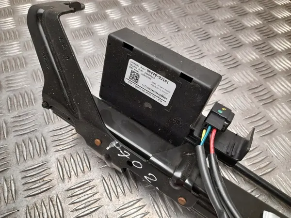 Motor de porta-malas Hyundai OEM 81770-3J101 - Usado image 3