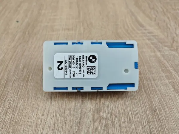 Módulo Distribuidor de Corriente BMW OEM 8795478 - Usado image 2