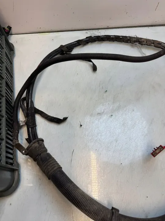 Boîte fusibles relais Audi A6 OEM 8A0937530 image 3