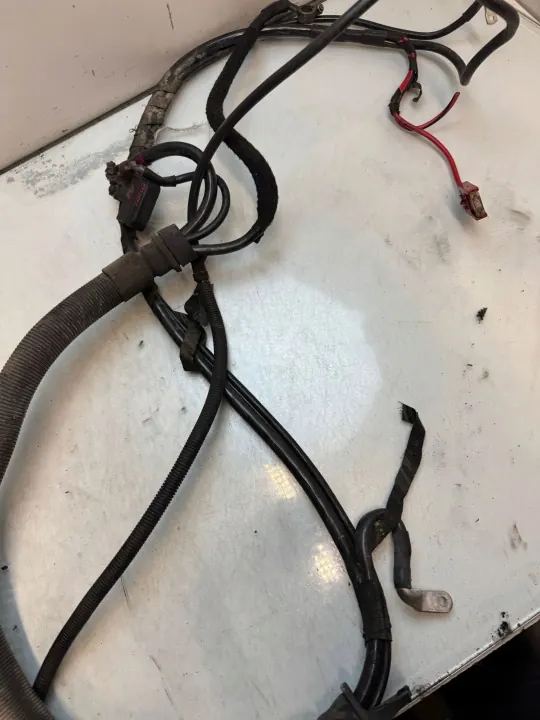 Boîte fusibles relais Audi A6 OEM 8A0937530 image 4