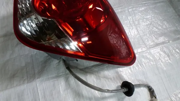 LUZ TRASERA DERECHA CHEVROLET CRUZE SEDAN 95965224 image 3