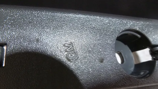 LUZ TRASERA DERECHA CHEVROLET CRUZE SEDAN 95965224 image 7