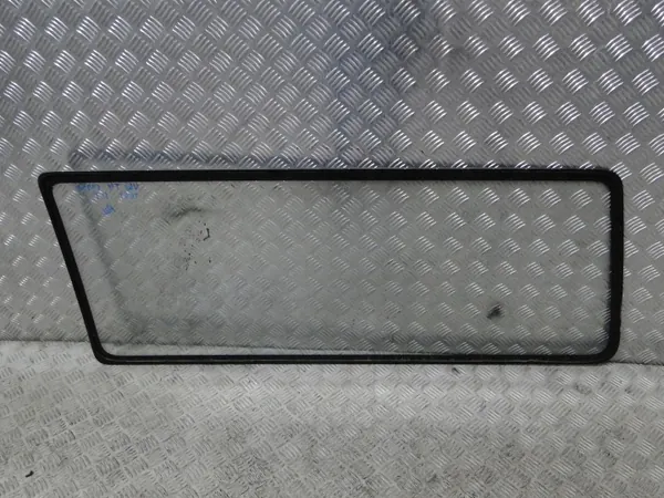 Käytetty Takaoikea Lasiohut OEM SZYBA PRAWY TYŁ VW T4 701 image 3
