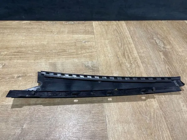 HK83255A80A Moldura cristal puerta trasera derecha Jaguar image 4