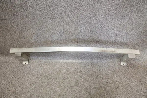 Peugeot 2008 Front untere Stoßstangenstrebe OEM 9834693680 image 2