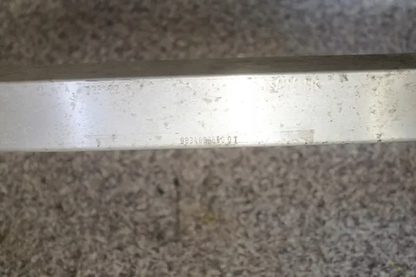Peugeot 2008 Front untere Stoßstangenstrebe OEM 9834693680 image 3