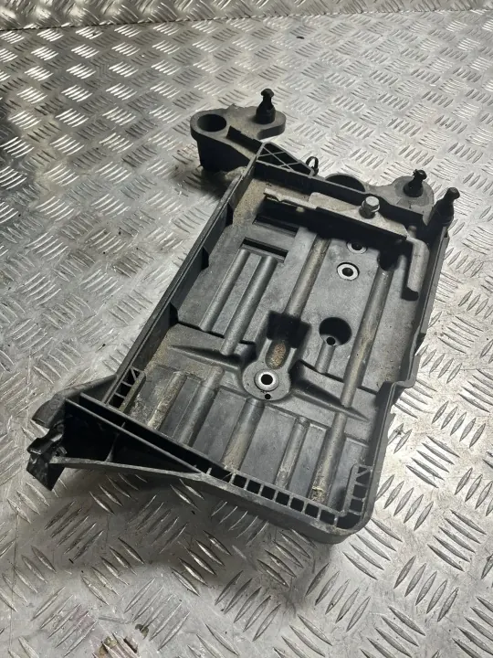 Base de batería Skoda Octavia III OEM 5Q0915331K image 2