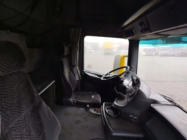 Scania Ohjaamo OEM 124 - Käytetty Kunnossa image 9