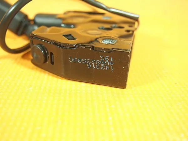 Audi A6 4G LIFT 32KM Framlåsmekanism 4g0823509c image 7