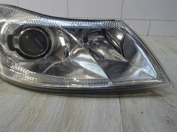 OCTAVIA II 2 LIFT OIKEA XENONVALO 1Z1941018T LLU image 2