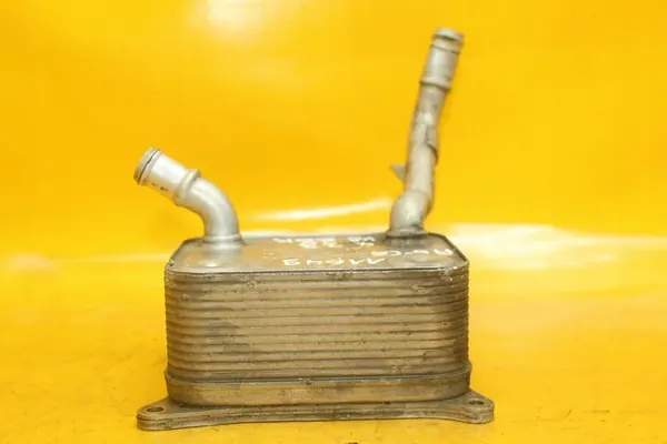 Ölkühler Audi A6 C6 A4 B6 B7 4.2 V8 079117021M image 4