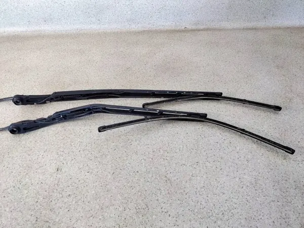 Audi A6 C8 4K Left Wiper Arm 4K1955405C image 3