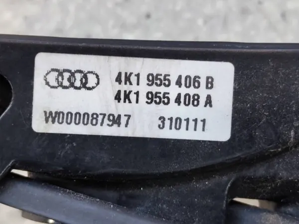 Audi A6 C8 4K Left Wiper Arm 4K1955405C image 5