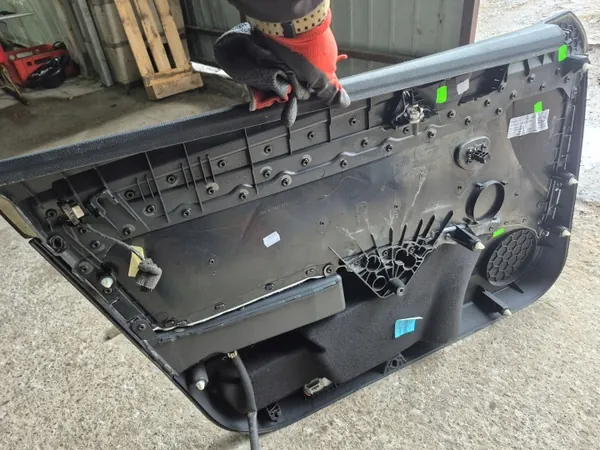 Skoda Superb B8 Etuoven Sisustus OEM 3V1867014AG image 4