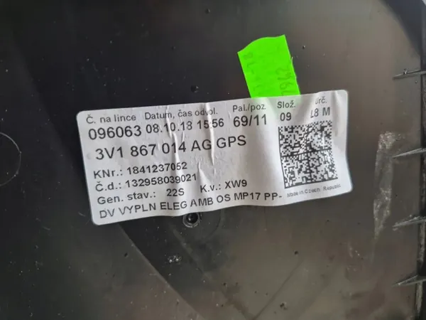 Skoda Superb B8 Etuoven Sisustus OEM 3V1867014AG image 5