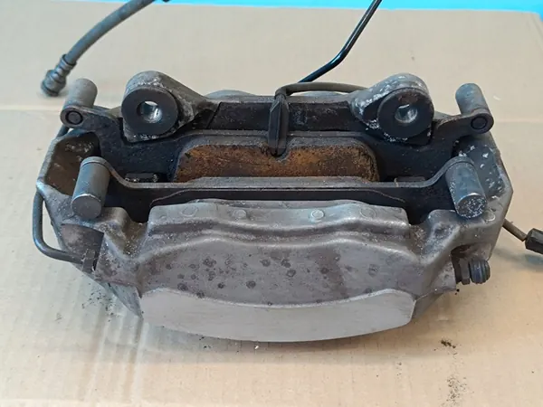 AUDI A4 B9 AVANT 2.0 TFSI Vasemman Etujarrusatulan 8W0615107D image 3