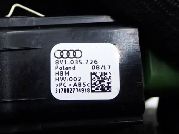 Prise USB OEM 8V1035726 pour Audi A3 8V image 3