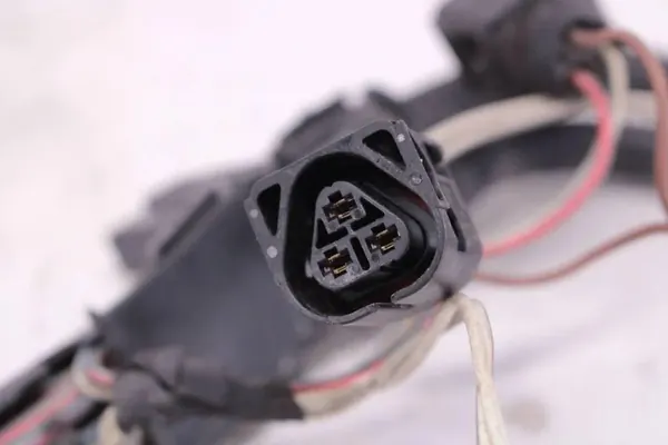 Lignes d'injection de carburant BMW 5 (F10) 3.0L 225kW 2012 OEM 7592511 image 3