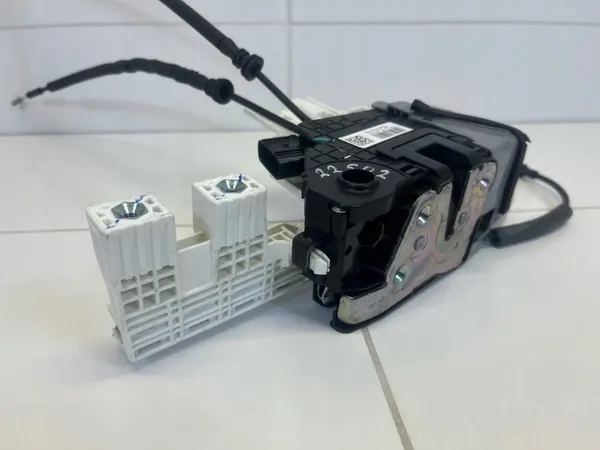 Framdörrslås Höger Hyundai Tucson 3 2019 81320D3000 image 3