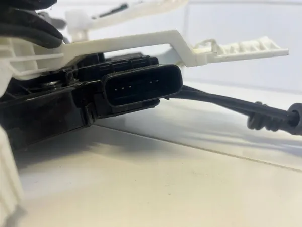 Framdörrslås Höger Hyundai Tucson 3 2019 81320D3000 image 9