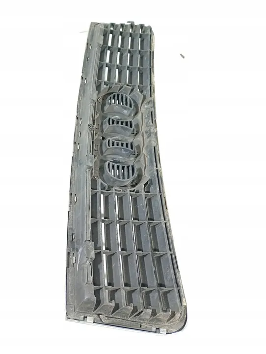 Audi A6 C5 97-04 Grill image 4