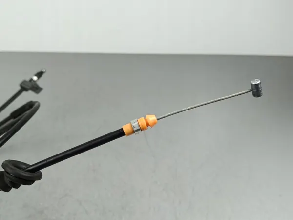 Cable del capó Subaru Forester OEM FOB54909 image 3