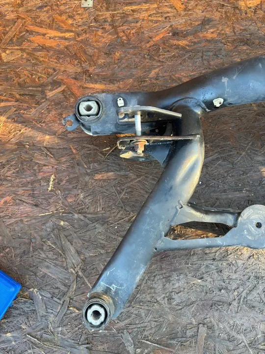 Trave di sospensione posteriore VW Tiguan II 4x4 OEM image 2