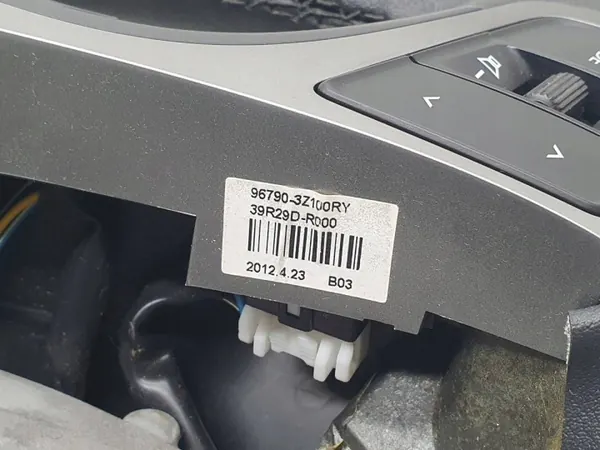 Monitoimiohjake OEM I96790-3Z100 Hyundai i40 image 9
