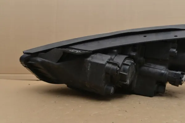 Phare droit Hyundai IX35 OEM 921022Y image 8