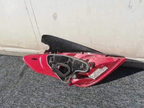 OIKEA TAKAVALOT PEUGEOT 308 07-10 image 2