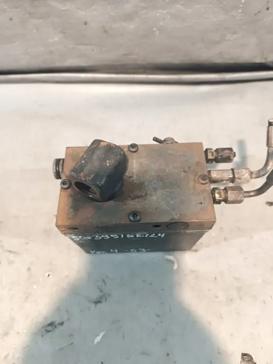 Pompe de levage de cabine OEM 123.600-00A PE Automotive image 5