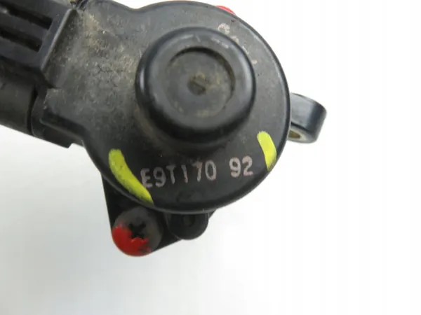 Válvula Nissan Pathfinder II E9T17092 image 2