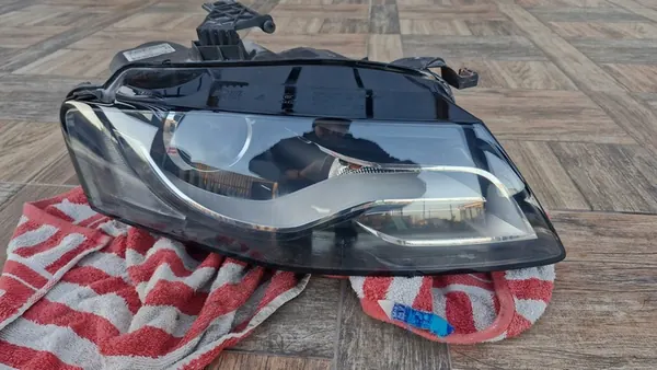 Faros delanteros derecho Audi A4 B8 Xenón 8K0941004C image 2