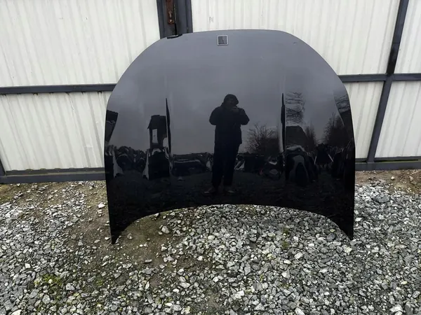 Capa do motor LYNK & CO 01 image 1