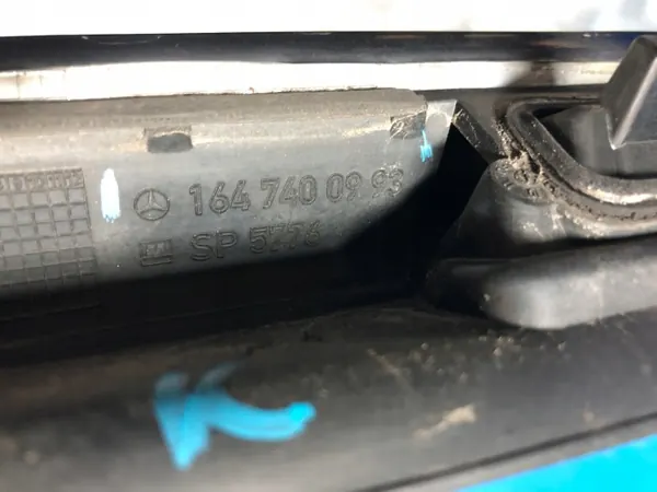 Faixa iluminação matrícula OEM 1647400993 - Usado image 6