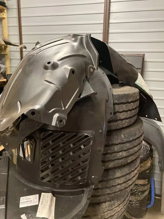 MAZDA 3 BP 19- Främre Vänster Skärm OEM image 10