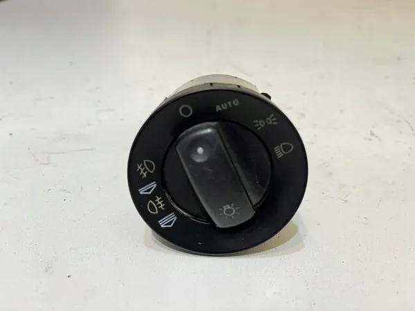 AUDI A4 B6 Automatische Lichtschakelaar 8E0941531B image 2