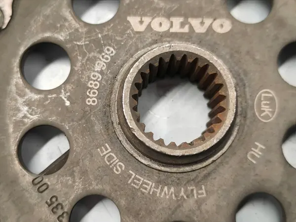 Kytkinlevy + Painelevy Volvo V50 S40 2.4B image 3