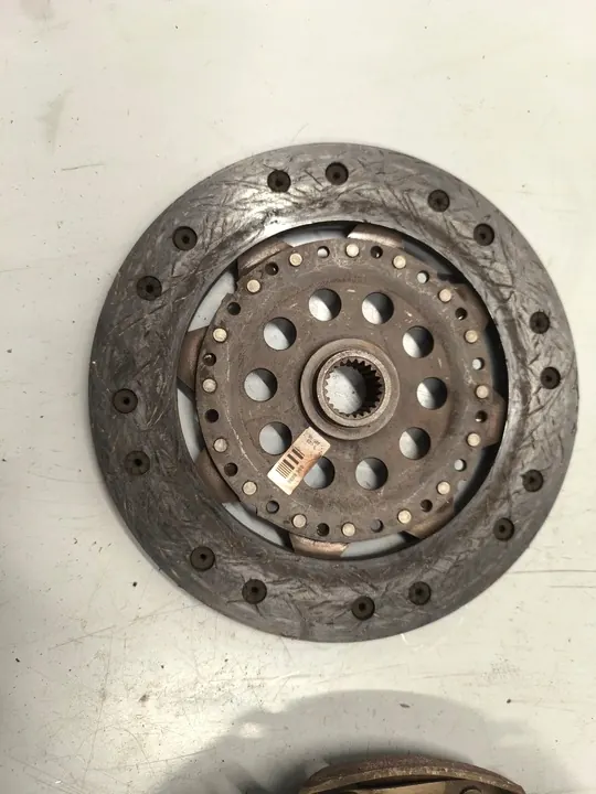 Kytkinlevy + Painelevy Volvo V50 S40 2.4B image 7