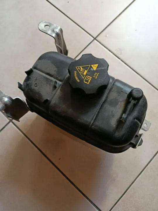 Soporte de tanque OEM 68280796AC 68364312AC Jeep Wrangler JL image 4