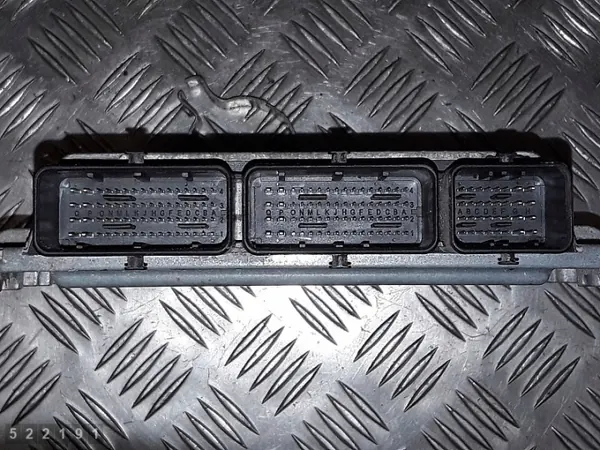 ECU Renault Kadjar OEM 237106677R - 2016 1500dci image 4