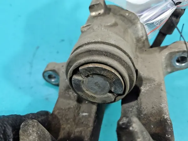 Pinça traseira esquerda OEM IMPRK1559626 Skoda Scala image 7